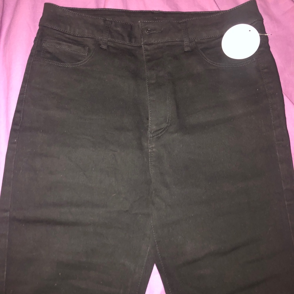 Black high waisted fitted skinny jeans